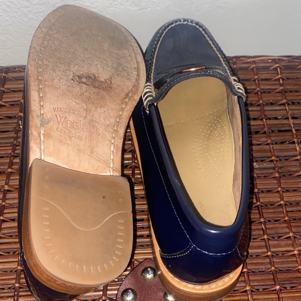 G.H. Bass & Co. navy blue Leather Weejuns 6.5 - Picture 4 of 9